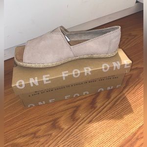 TOMS  Alpargata Open Toe Stucco Suede Size: W6